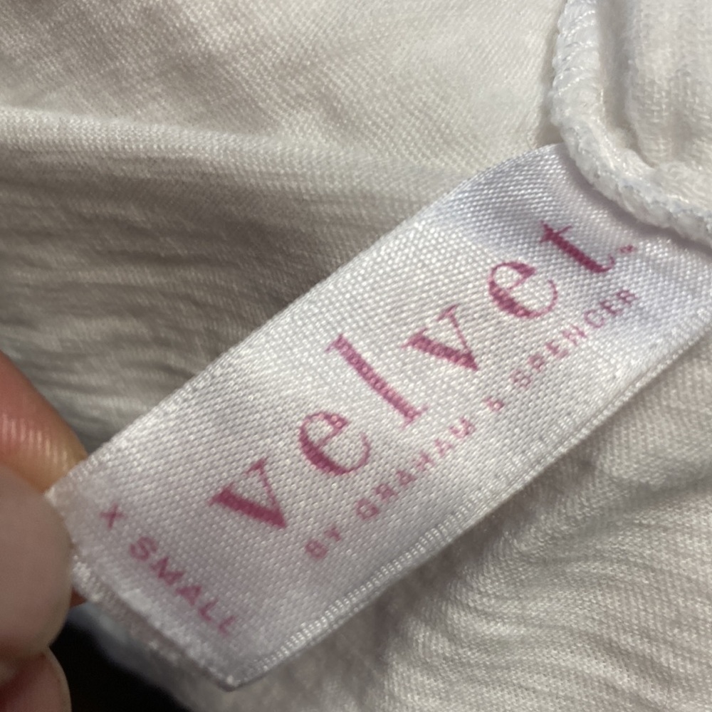 Velvet - Picture 4 of 4